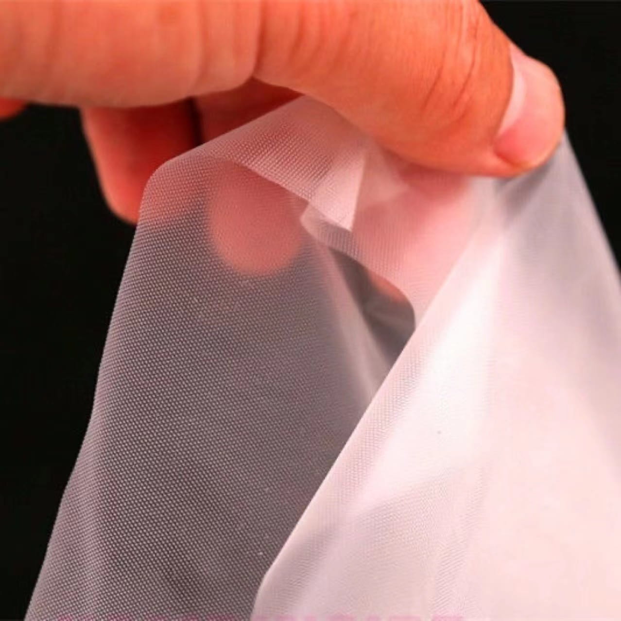 Miljøvenlige og bløde off-white TPE-handsker (diamantmønster) Miljøvenlige og bløde off-white TPE-handsker (diamantmønster)